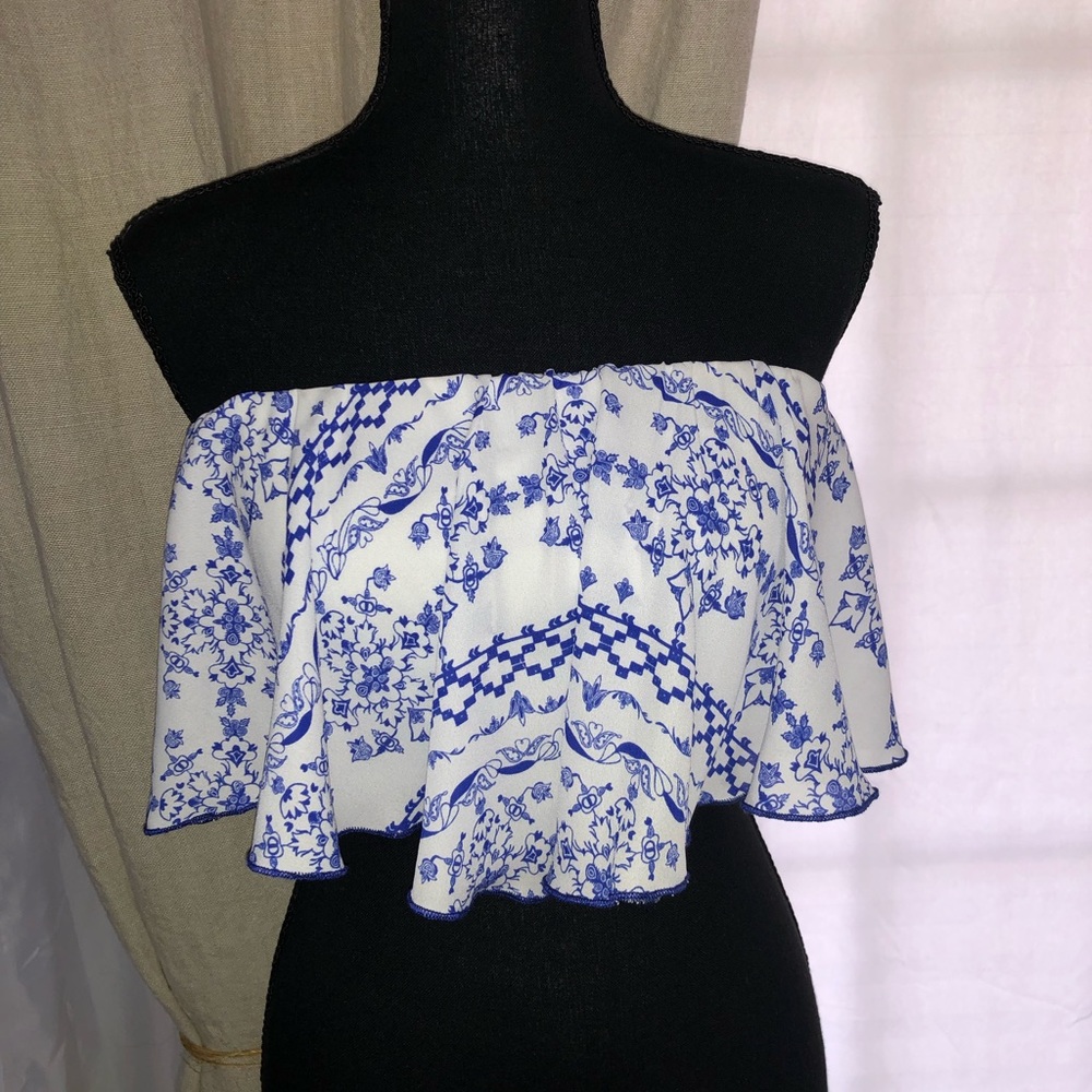 Symphony Ruffle Tiered Crop Top. Size L